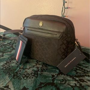 Tommy Hilfiger crossbody purse with card holder